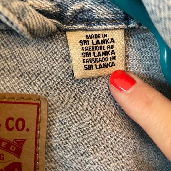 Levi’s Jean Jacket - Picture 7 of 10